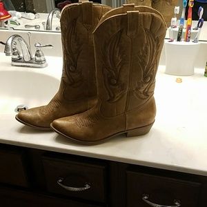 Women's cowboy boots